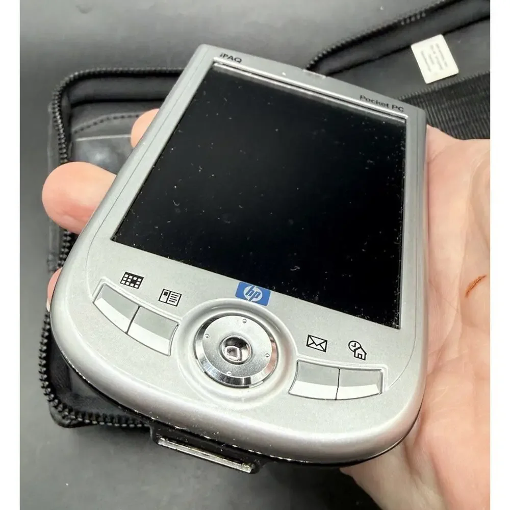 HP iPAQ Pocket PC PDA Touchscreen 240x320 Intel XScale X09-50650 In Case -C32